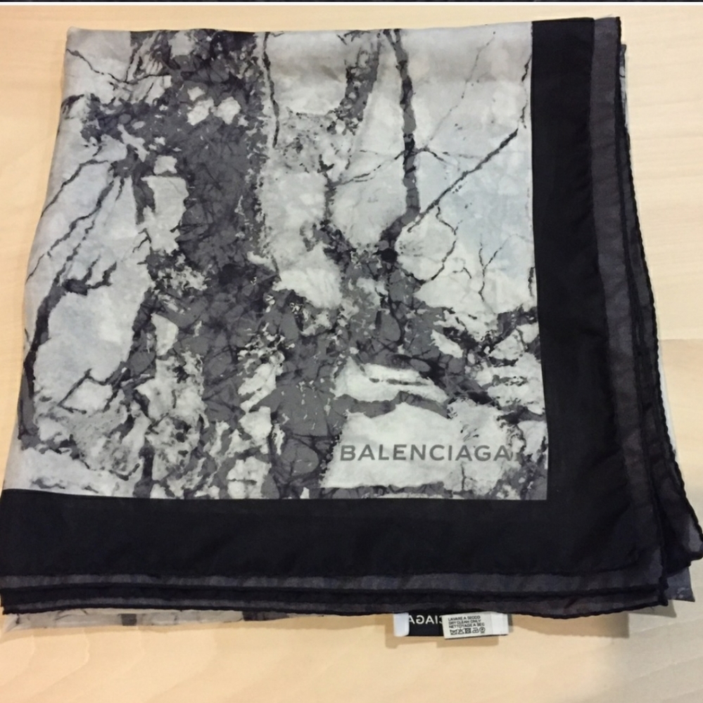 Balenciaga marble print silk scarf - Picture 5 of 6